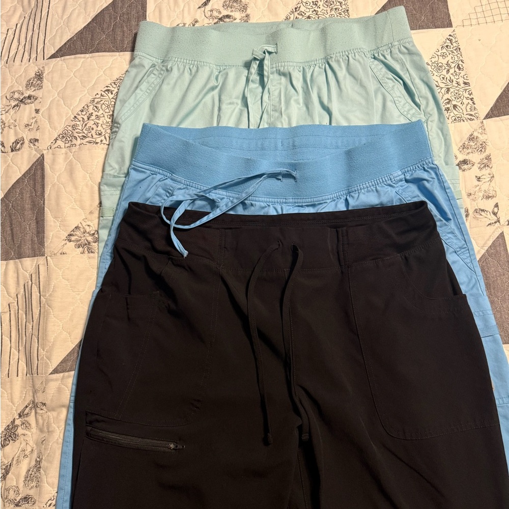 1 Heart Soul and 2 Butter Soft Scrub Joggers XL Tall